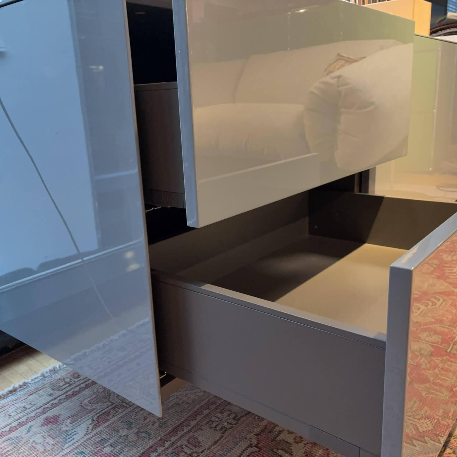 form1 - Lowboard f10 Lack Hochglanz Grau 2 Türen 2 Schubladen - 5