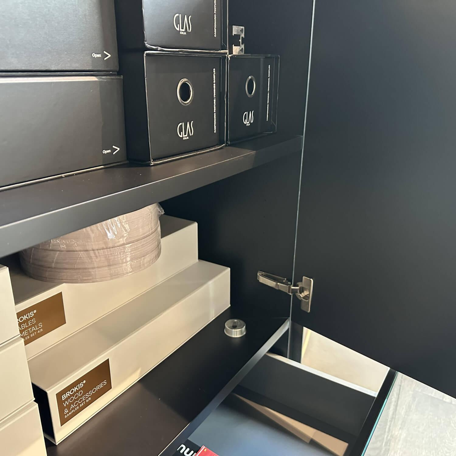 Piure - Schrank Nex Glamour Korpus Mattlack 43 Coal Fronten Spiegelglas 02 Luna - 2