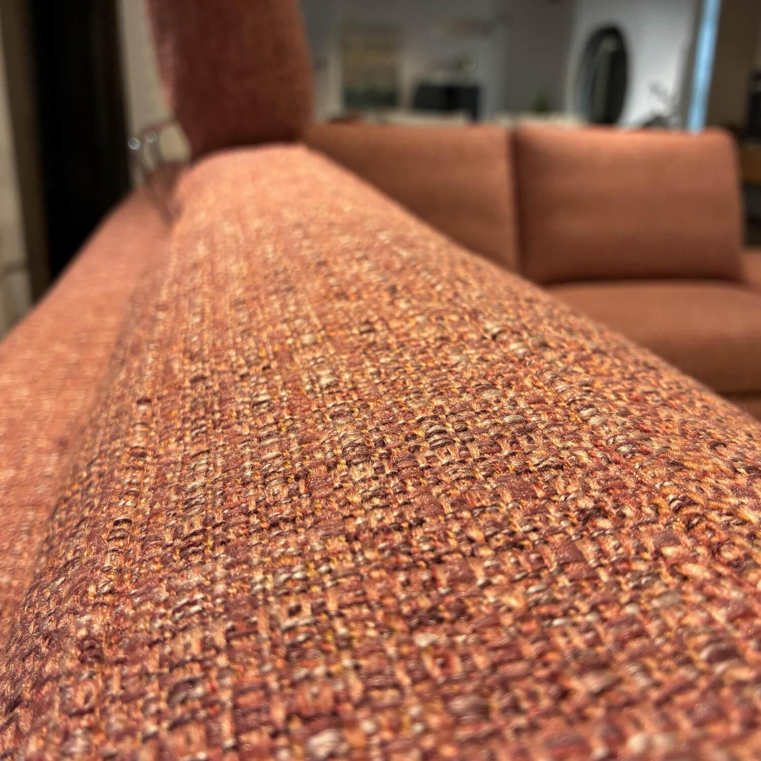 Contur - Ecksofa Enna Stoff Marinet 95 Coral Rosa Füße Metall Schwarz Inklusive Kopfstütze - 3