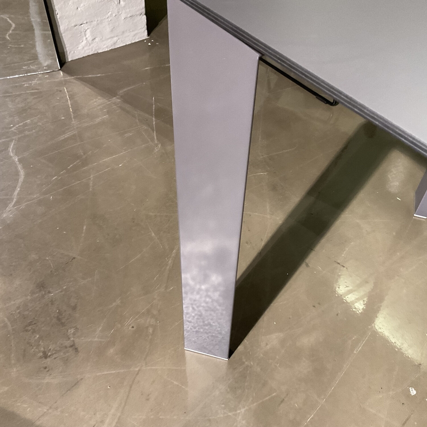 Kristalia - Esstisch Nori Platte Laminat Anthrazit Gestell Aluminium Anthrazit Lackiert Inklusive 2 Verlängerungsplatte - 8