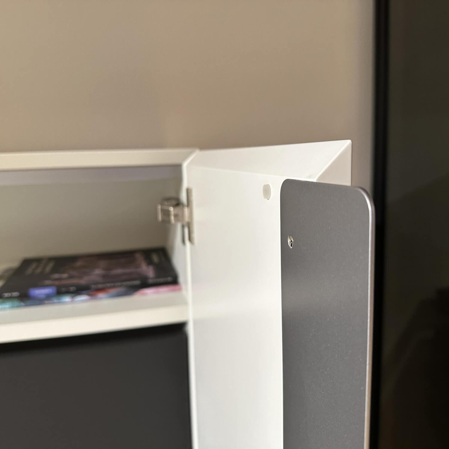 Christine Kröncke - Schrank Smartoffice GAP 100 Lack Matt Pearl Creme Sockel Effektlack Titan Grau - 3