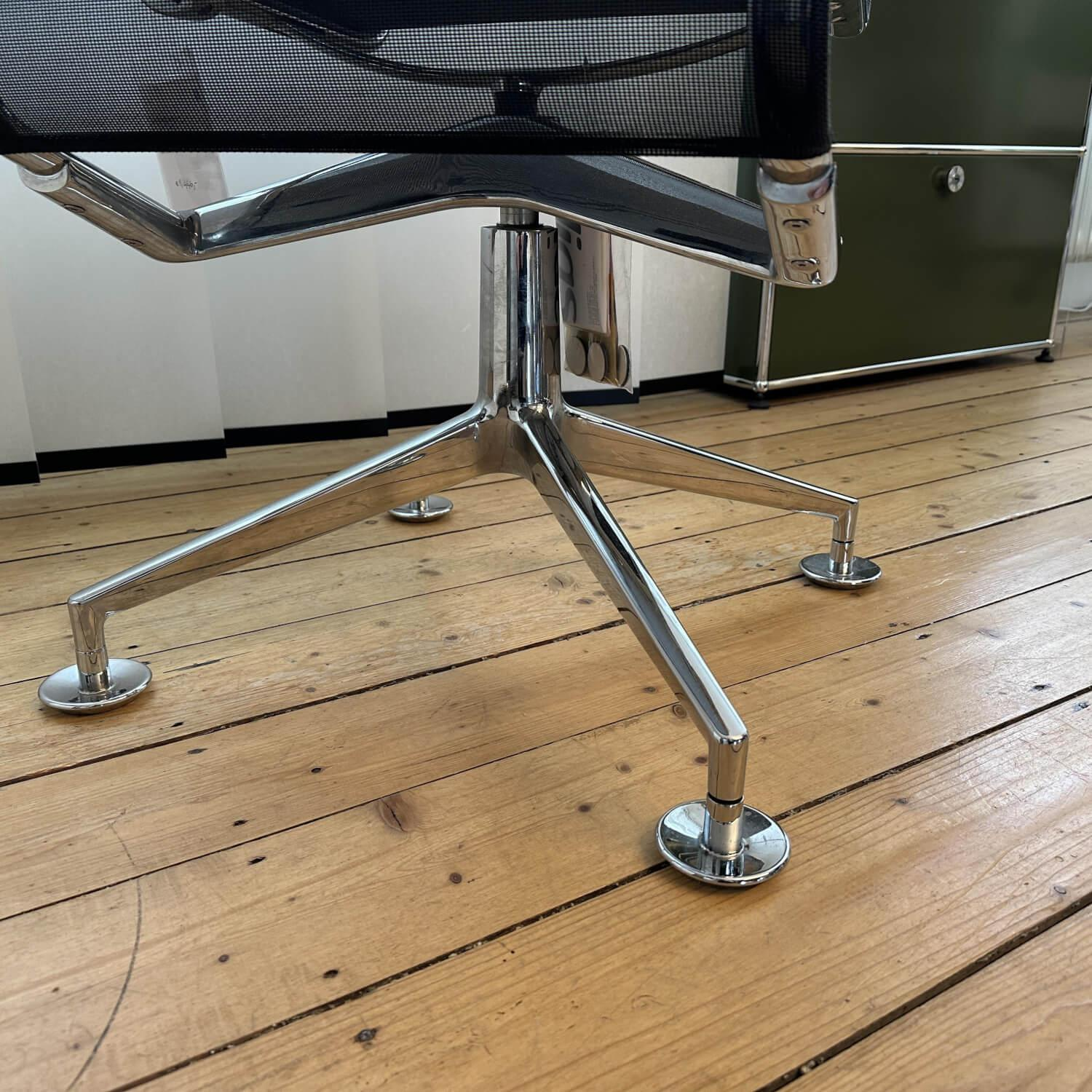 Alias - Konferenzstuhl Meetingframe Polyesternetzgewebe Schwarz Drehgestell Aluminium Verchromt - 8