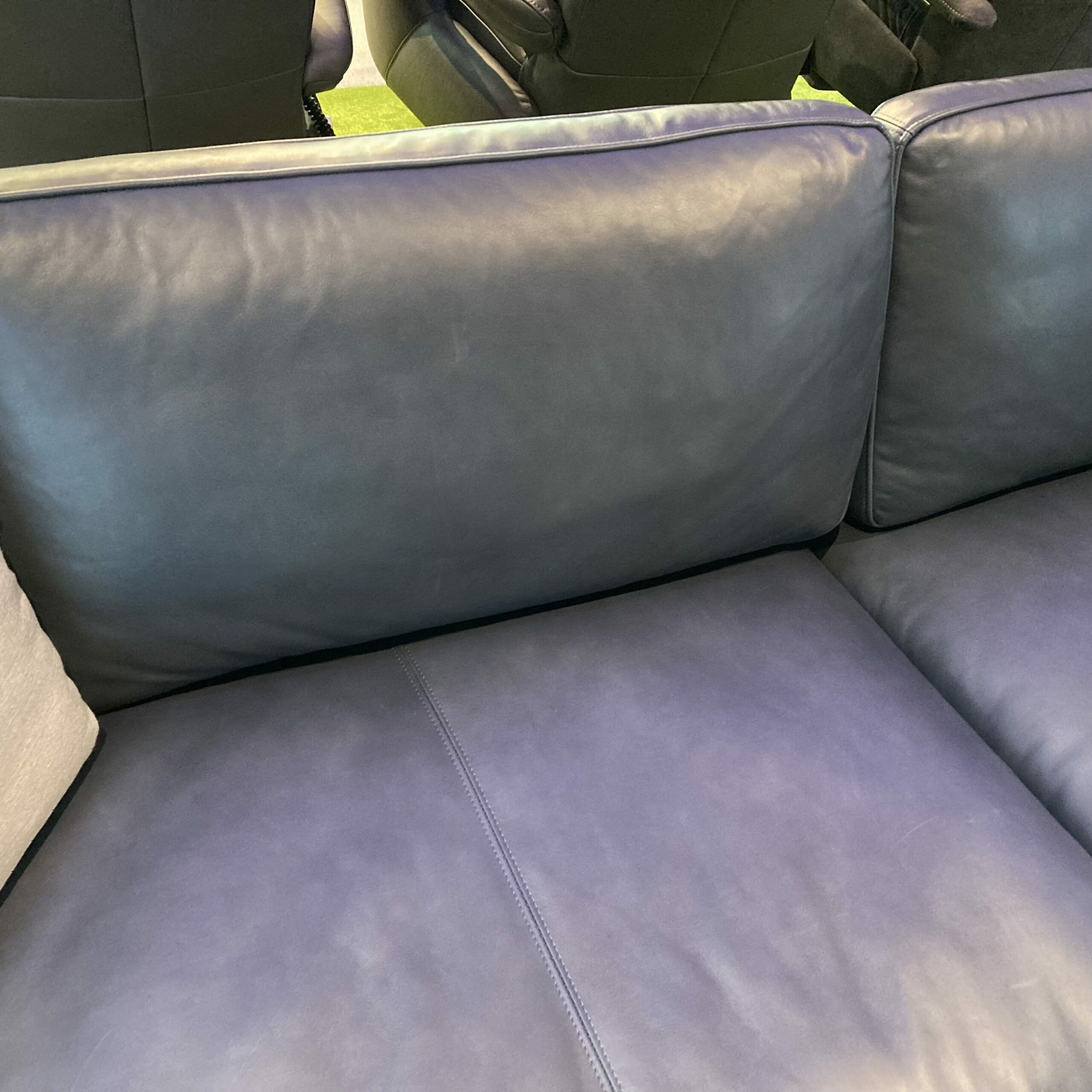 Rolf Benz - Sofa Liv Smart Leder 42.103 Schwarzblau Füße Verkehrsschwarz mit 2 Kissen - 2
