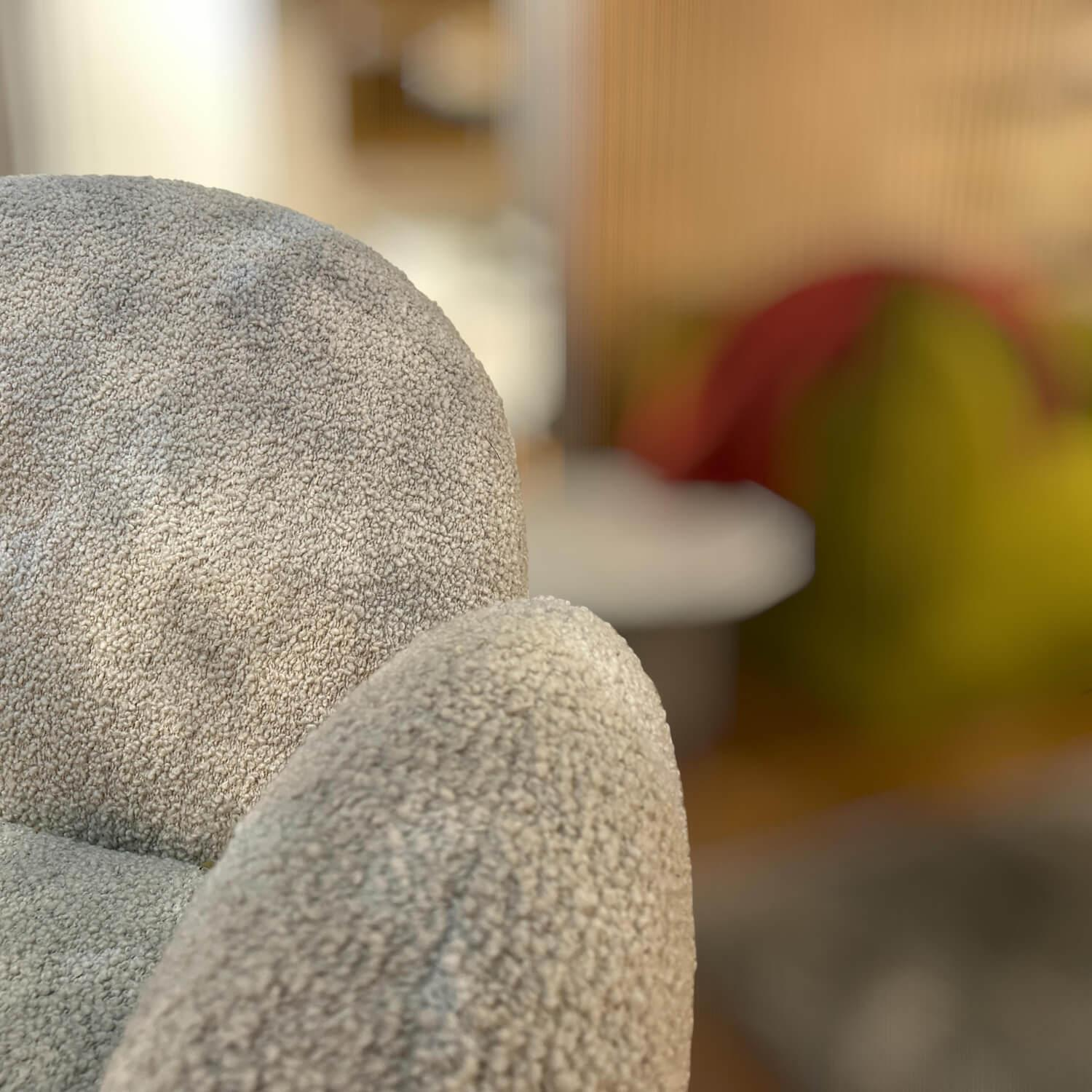 Freifrau - Sessel Nana Loveseat mit Hocker Stoff Nimbus Boucle Loden 007 Nude Greige Beige mit Drehfunktion - 2