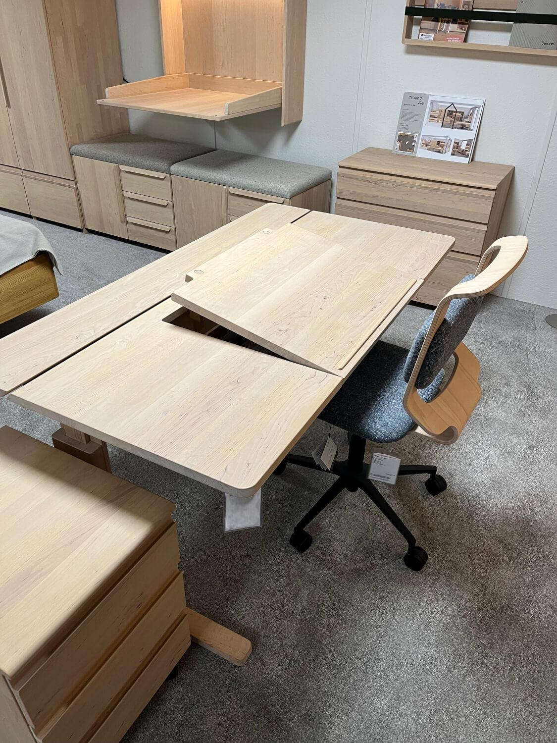 Team 7 - Schreibtisch Kids Erle Naturöl Weiß Mit Kabelklappe Und Plattenneigung - 6