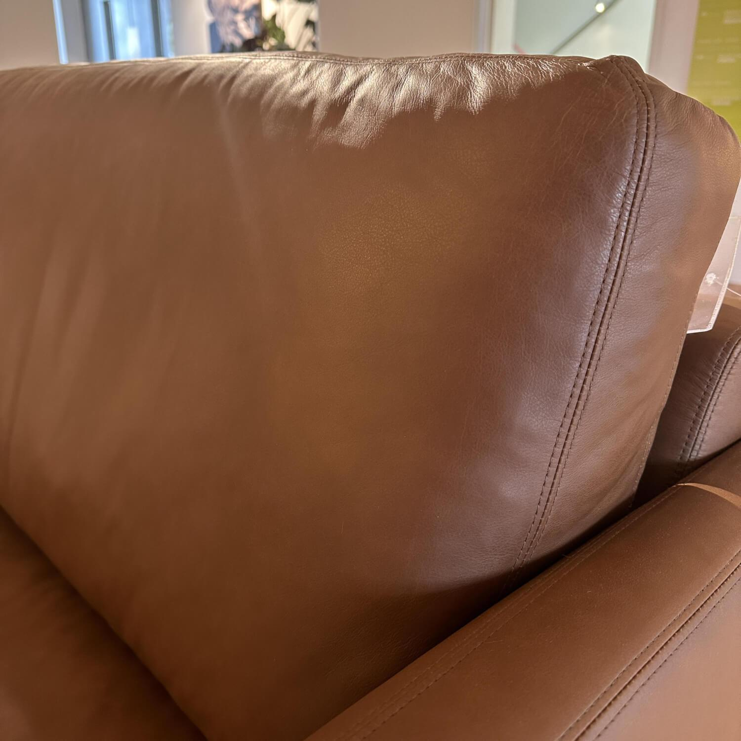 Contur - Sofa Cuneo Bezug Leder Anilina Touch 19 Cognac Braun Schwebefüße Metall Schwarz Lackiert - 5