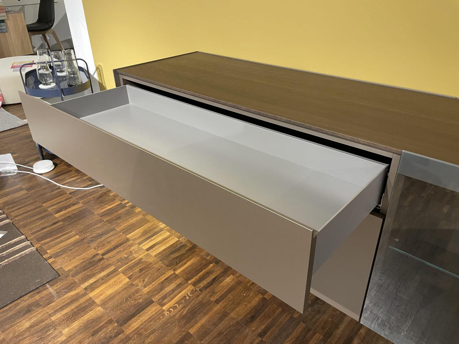 Interlübke - Hanging sideboard Cubus Light lacquer M10 bronze metallic gray Including display cabinet lighting - 2