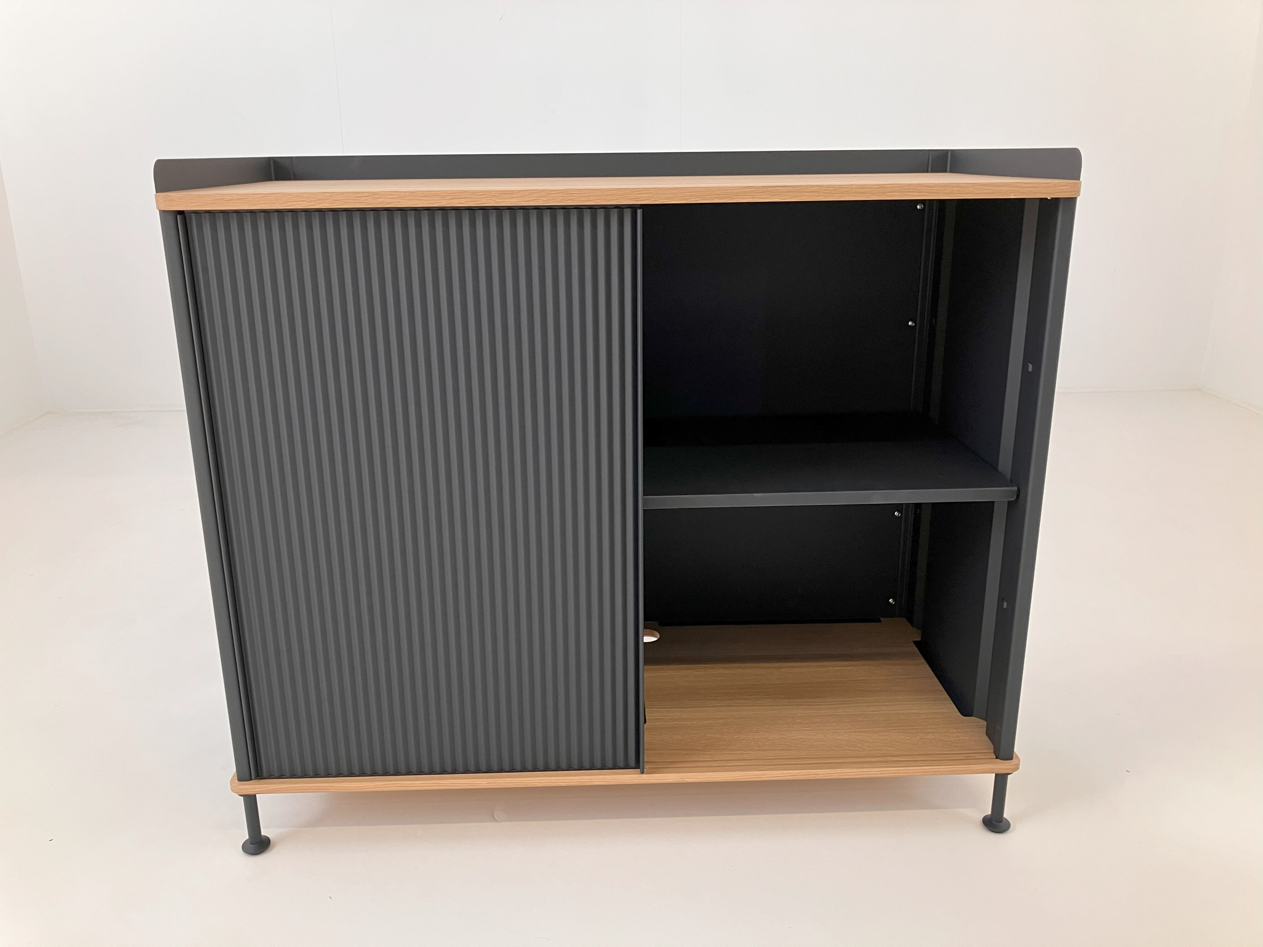 Muuto - Sideboard Enfold Platte Eiche Geölt Korpus Stahl Schwarz Pulverbeschichtet - 3