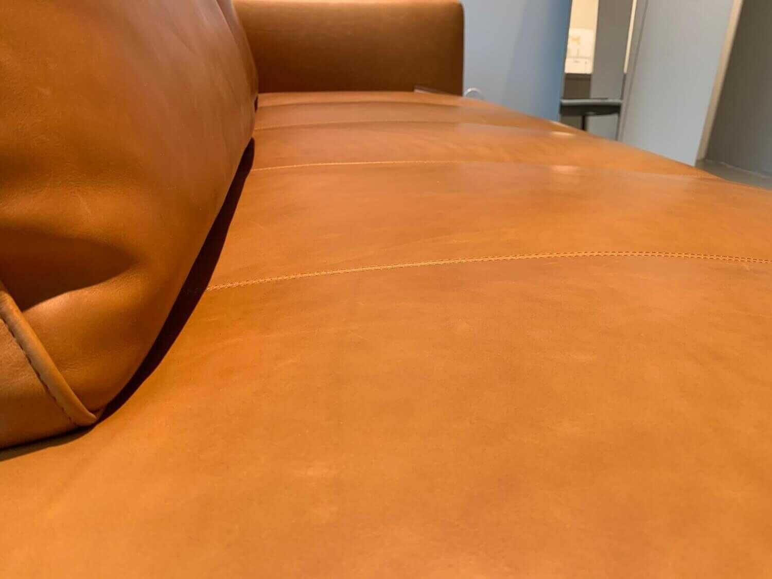 bb-italia-sofa-sake-leder-kora-cognac-gestell-hartzzinn-mit-kissen-2504ace071205Dly0cgsdyE2P B&B Italia - Sofa Sake Leder Kora Cognac Gestell Hartzzinn mit Kissen - 5