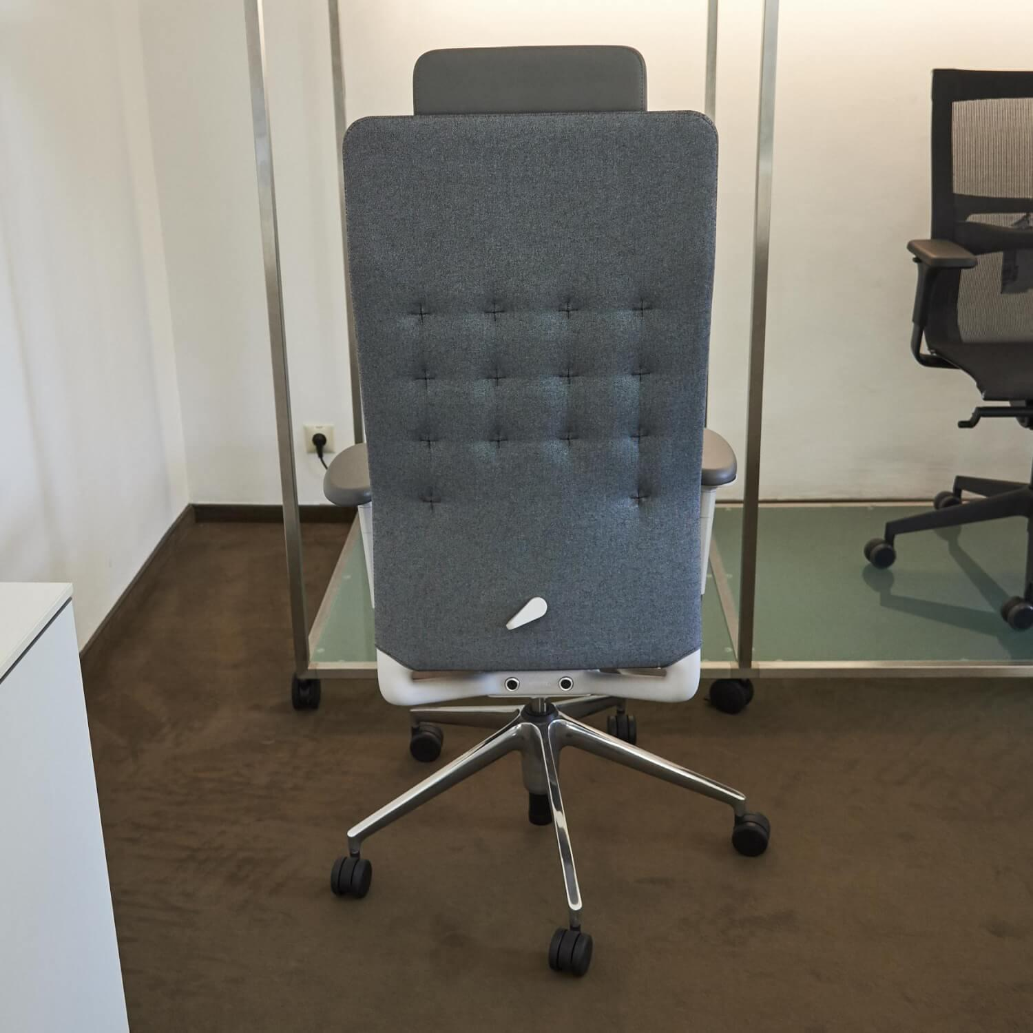 Vitra - Bürostuhl ID Trim L Bezug Stoff Plano Eisengrau Braun Rahmen Basic Dark Fünfsternfuß Aluminium Poliert Mit Rollen Inklusive Kopfstütze Bezug Leder Farbe Dimegrey Grau - 3