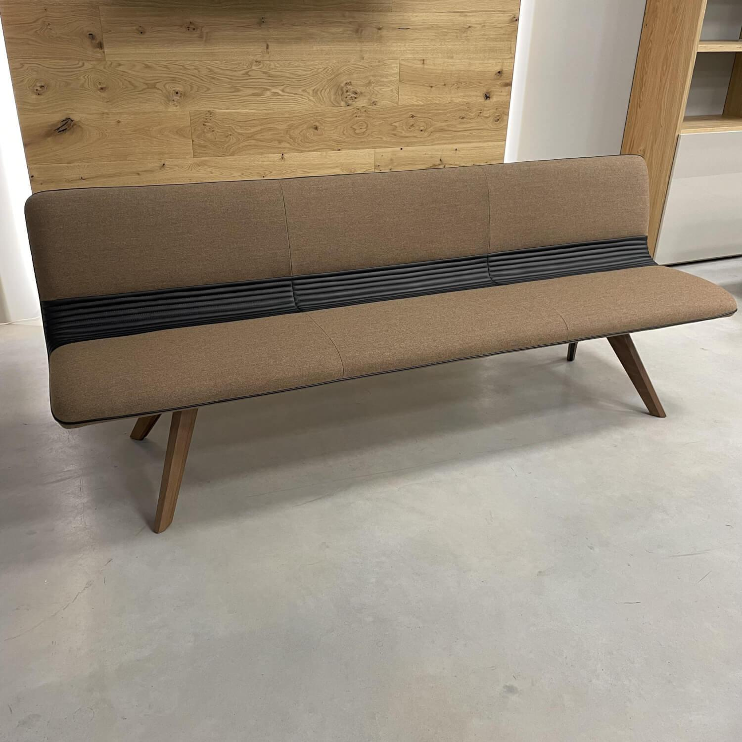 Hülsta - Upholstered bench fabric cover LDS32 Affix with 4-legged frame in walnut - 3