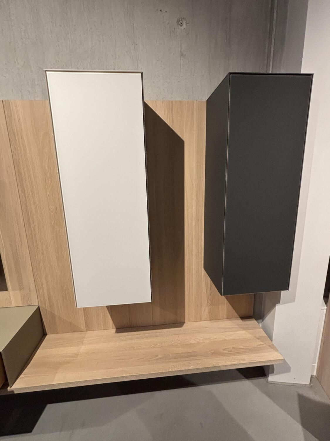 Team 7 - Wohnwand Cubus Pure 32 Eiche Weiß Geölt Farbglas In Naturweiß Kiesel Grau Und Graphitgrau Mit Beleuchtung Und TV-Halteplatte - 6