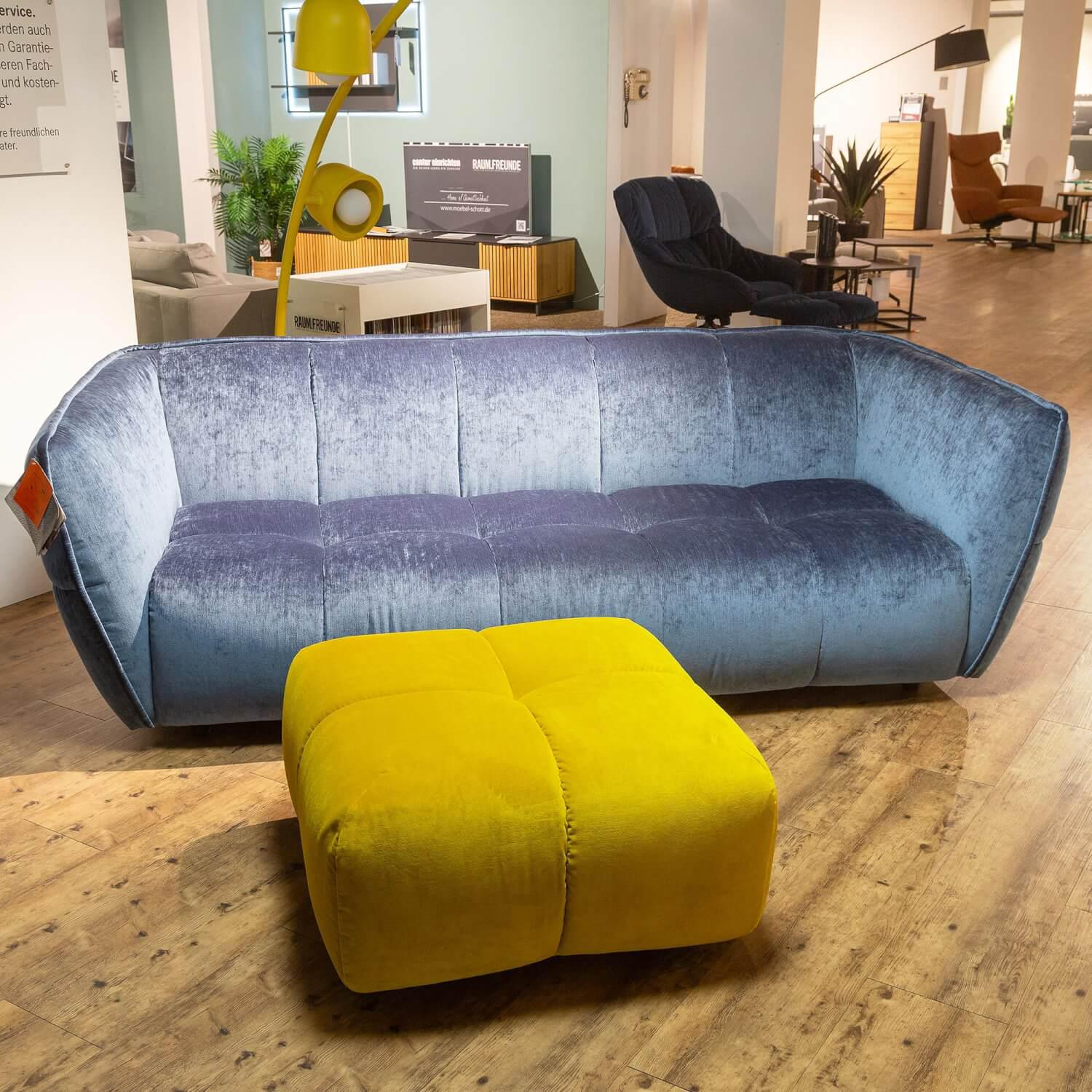 Raum.Freunde - Sofa 3 Sitzer CRF HEDDA Stoff Chenille Elyot 11 Dark Blue Dunkelblau Füße Nr 37 Schwarz Mit Hocker Stoff Aqua Clean Velvy 5 Yellow Gelb - 5