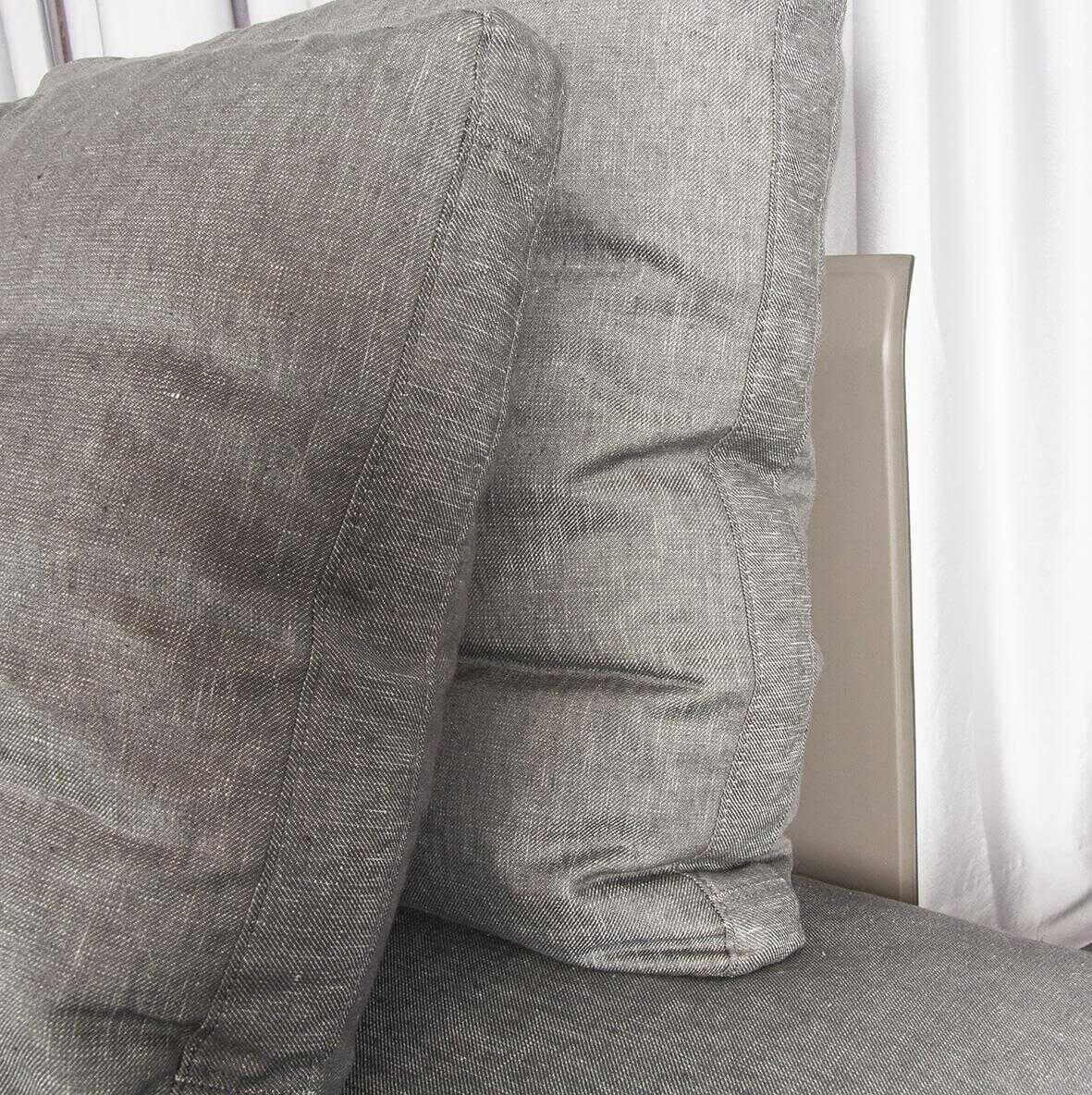 Sofa Soft Dream Stoff Elvezia 1636 Cat. Extra Basis Kernleder Grau 5003 mit 6 Kissen