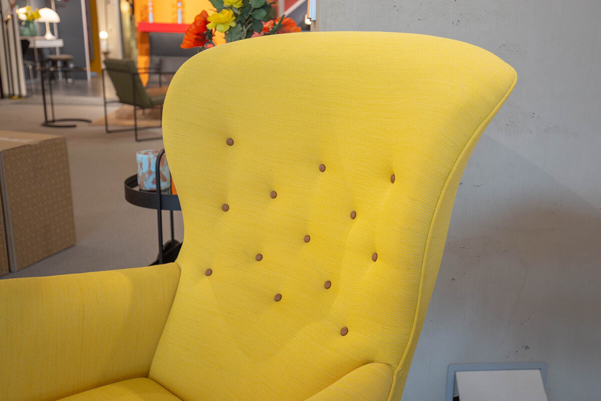 Carl Hansen & Søn - Sessel Heritage Stoff Clara Gelb 427 Gestell Eiche Naturgeölt inkl. Hocker - 2