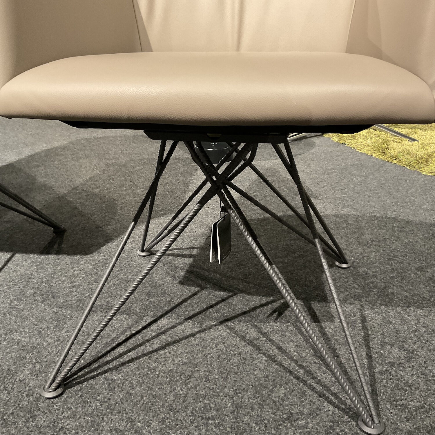 Cattelan Italia - 2er Set Armlehnstuhl Flaminia Softleder 951 Castoro Beige Gestell Stahl Graphit  - 2