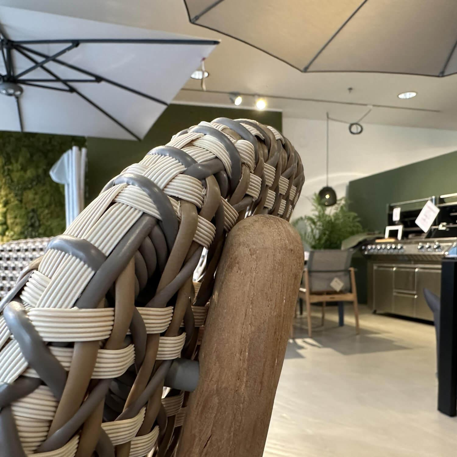 Gloster - Essgruppe Kay Und Whirl Platte Und Gestell Teakholz Stuhlrücken Kunststoff Korbgeflecht Harvest Grau Braun - 2