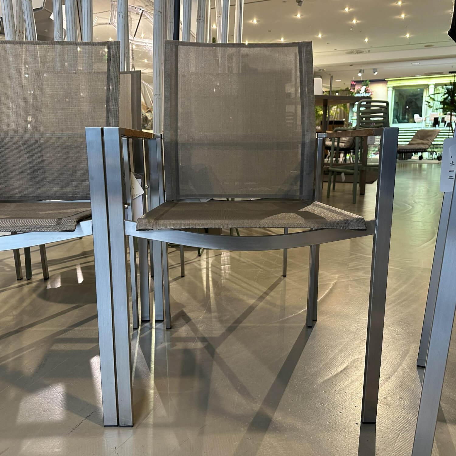 Barlow Tyrie - 6er Set Stapelstuhl Mercury Bespannung Sling Titanium Grau Gestell Edelstahl Mit Teakholz Armen - 3