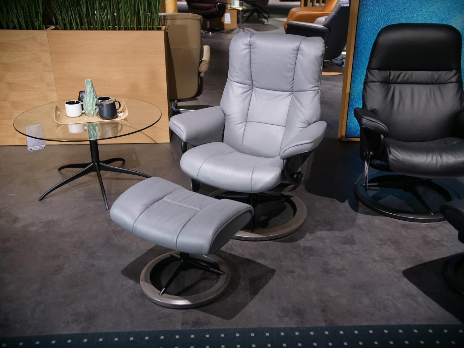 Stressless - Sessel Mayfair M Mit Hocker Bezug Leder Paloma 17 Neutral Grau Gestell Signature Matt Schwarz Holz Grau - 4