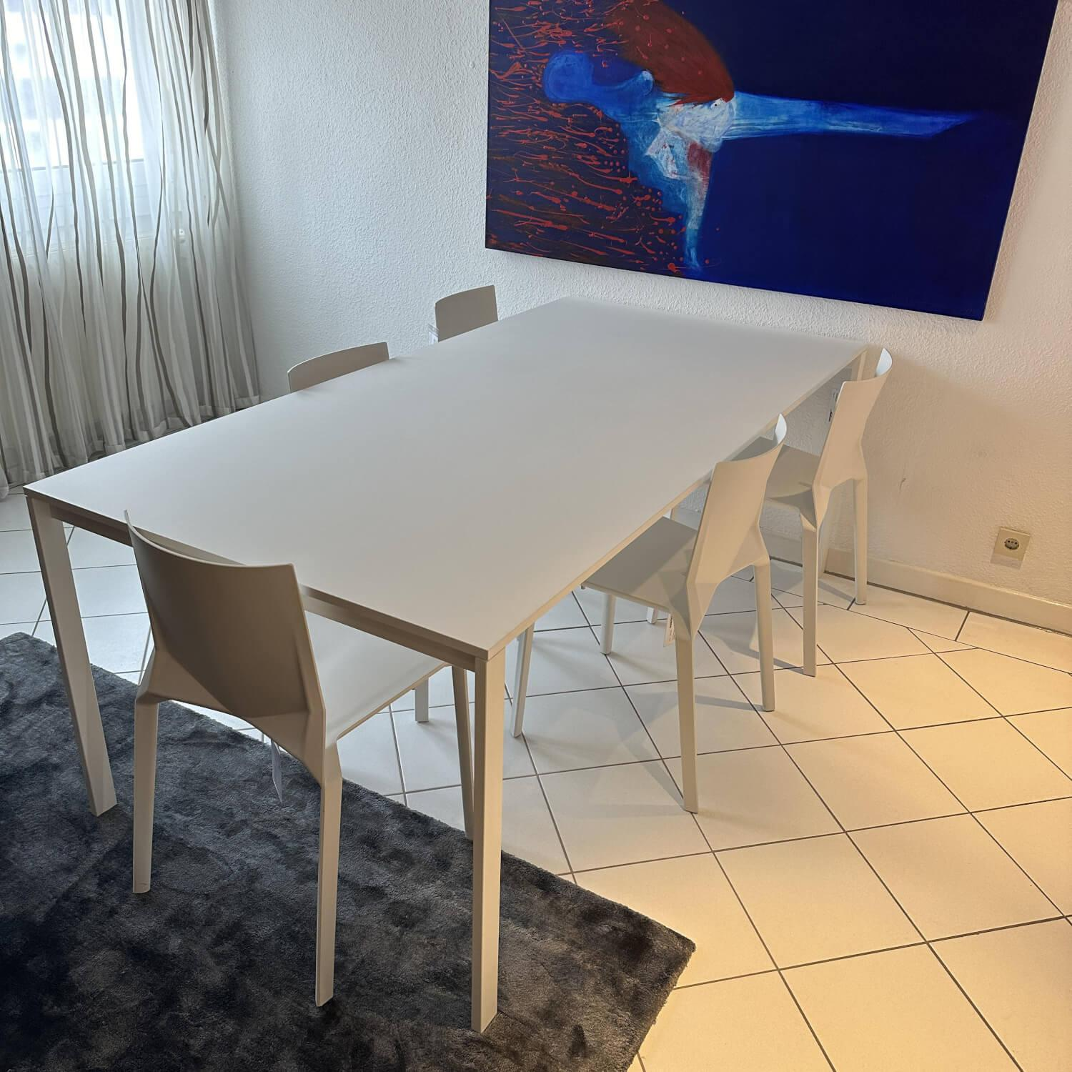 Kristalia - Essgruppe Be Easy Platte Fenix White Kos Beine Stahl Lackiert White Kos 0032 Mit 5 Stühlen Plana Sedia Weiss - 4