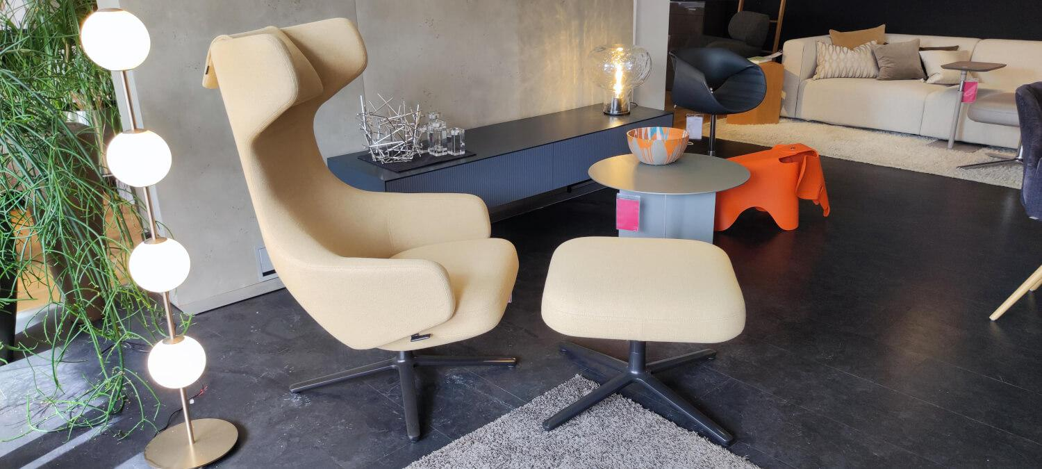 Vitra - Sessel Grand Repos Stoff Dumet 25 Ocker Melange Gelb Gestellm Basic Dark Inklusive Hocker - 3