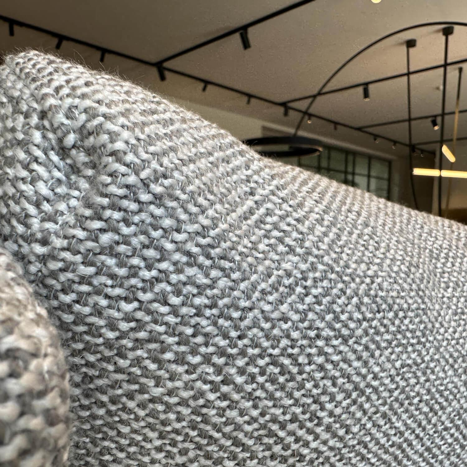 Minotti - Sofakombination Connery SB Stoff LOOP03 Grau Ghiaccio mit Kissen - 7