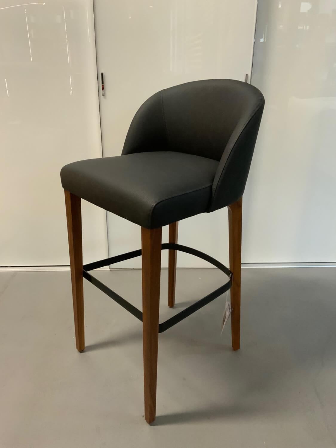 Tonon - Barhocker Libra Leder Schwarz Gestell Nussbaum Striemen Schwarz - 4