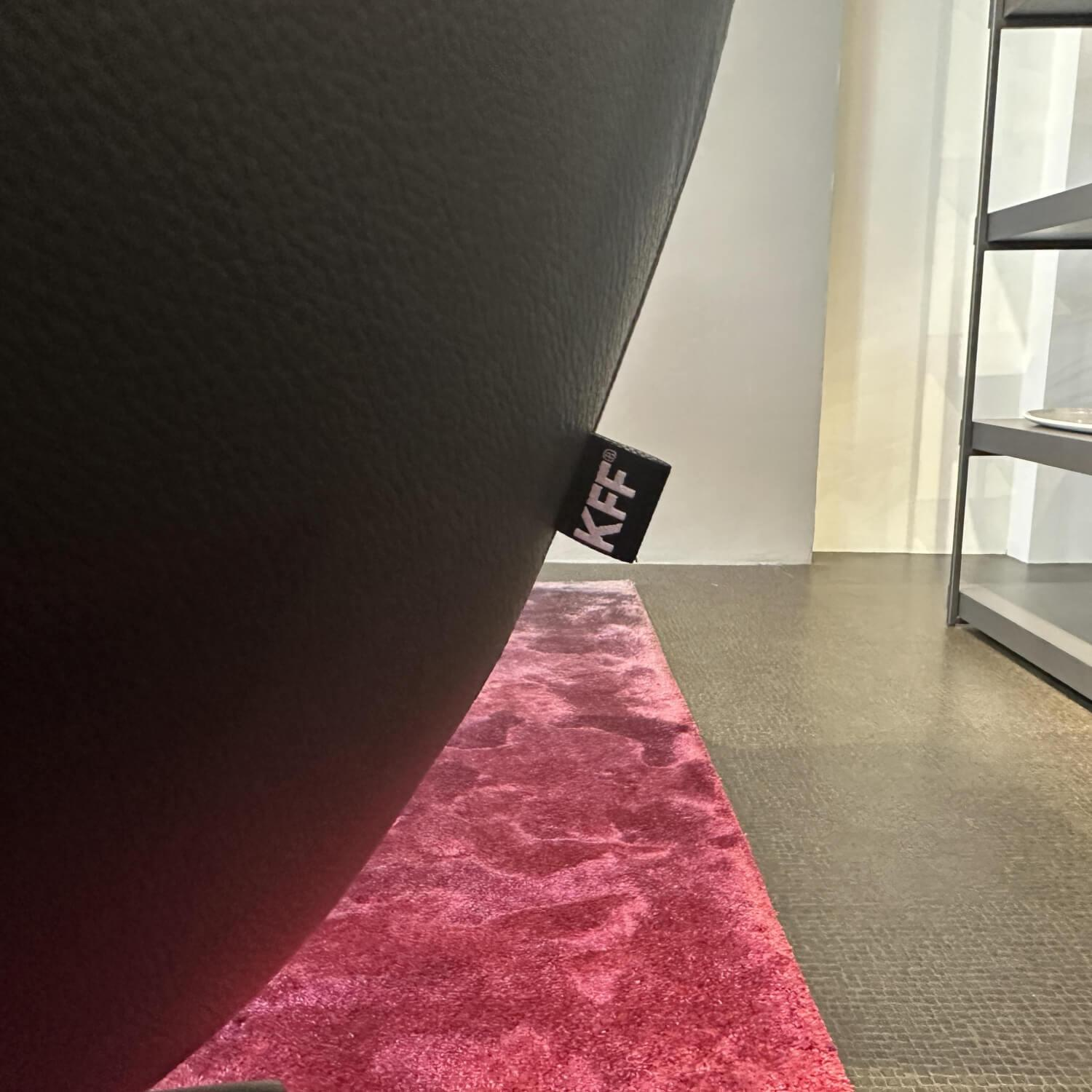 KFF - 4er-Set Stuhl Faye Leder Milano 260 Schwarz 4 Fuß Rundrohrgestell Struktur Schwarz M02 - 3