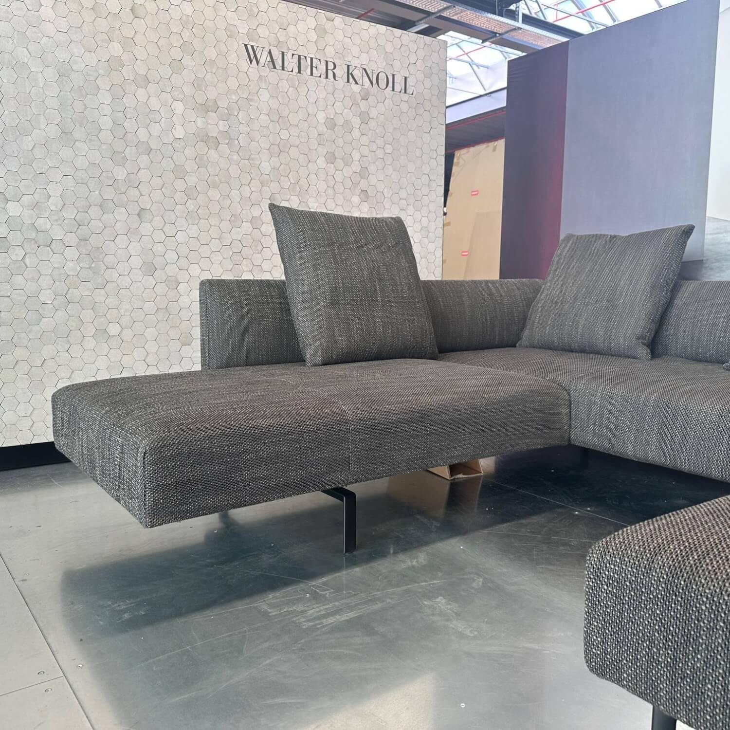 Walter Knoll - Ecksofa Muud Stoff Bogar 7830 Nightshade Grau Kufen Metall Matt Schwarz Pulverbeschichtet Mit Hocker - 9