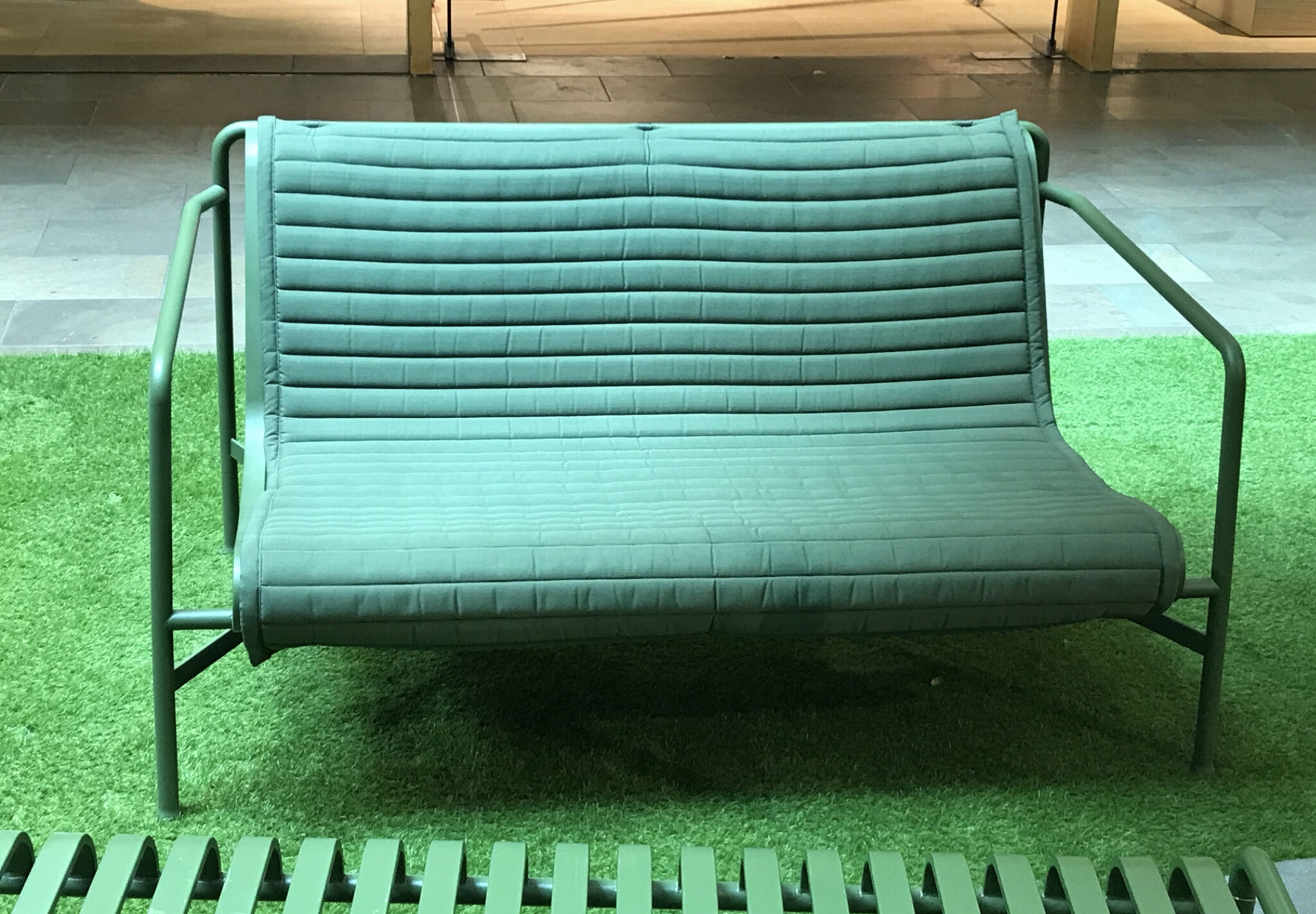 hay-palissade-lounge-sofa-gestell-stahl-pulverbeschichtet-olive-inklusive-polsterauflage-olive-mf-3