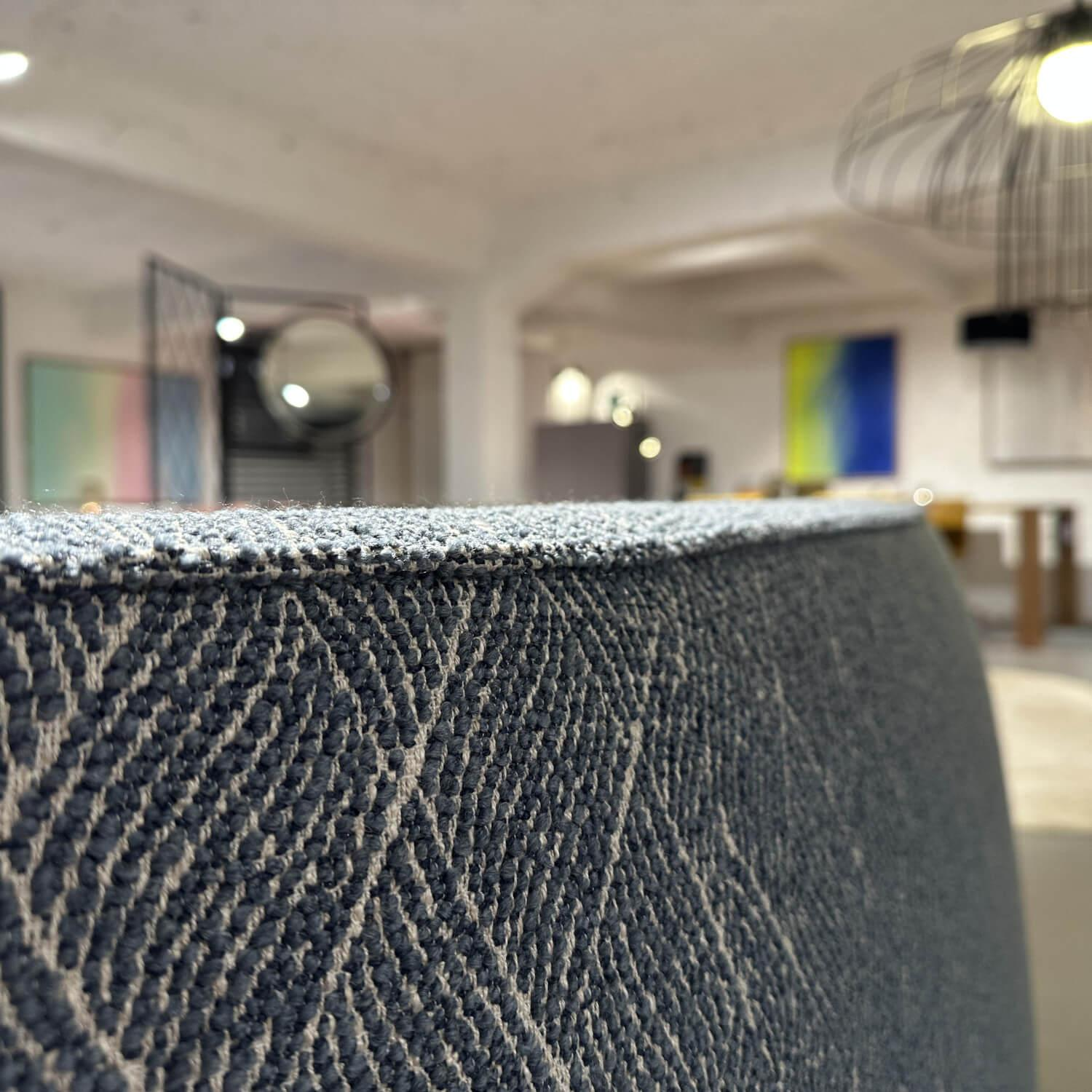 Ligne Roset - Sofa Taru Stoff G Vidar Slice Blau Beige Gestell Stahlrohr Mit Kissen - 2