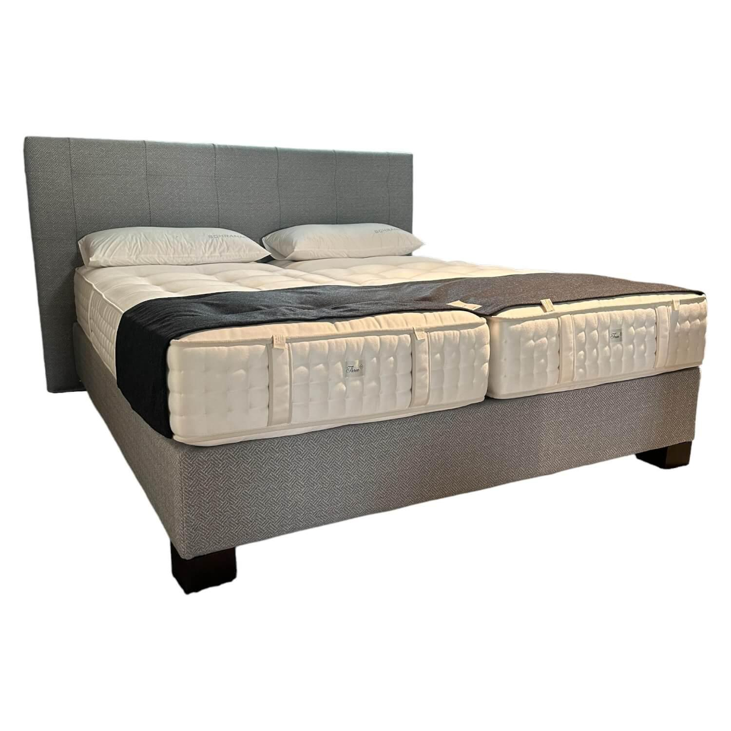 Schramm - Polsterbett Basis Bezug Stoff Luna 1870 Platin Grau Füße Quadratsich Eiche Schwarz Inklusive Matratzen - 1