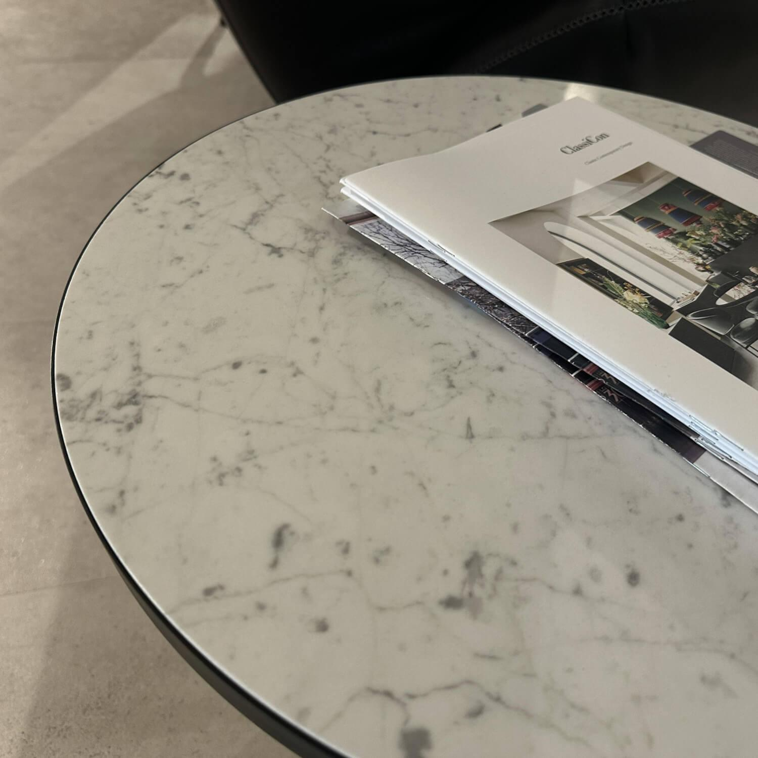 ClassiCon - Beistelltisch Bell Side Table Platte Marmor Bianco Carrara Weiß Grau Fuß Glas Quarzgrau Grau Mundgeblasen - 3