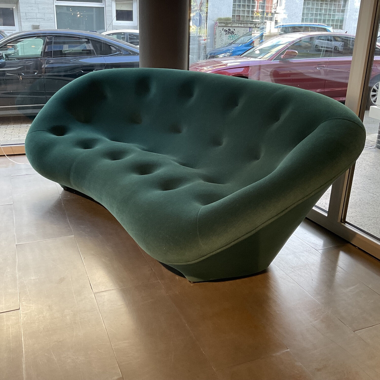 Ligne Roset - Sofa Ploum Hochlehner Stoff Gentle Pin Grün - 5