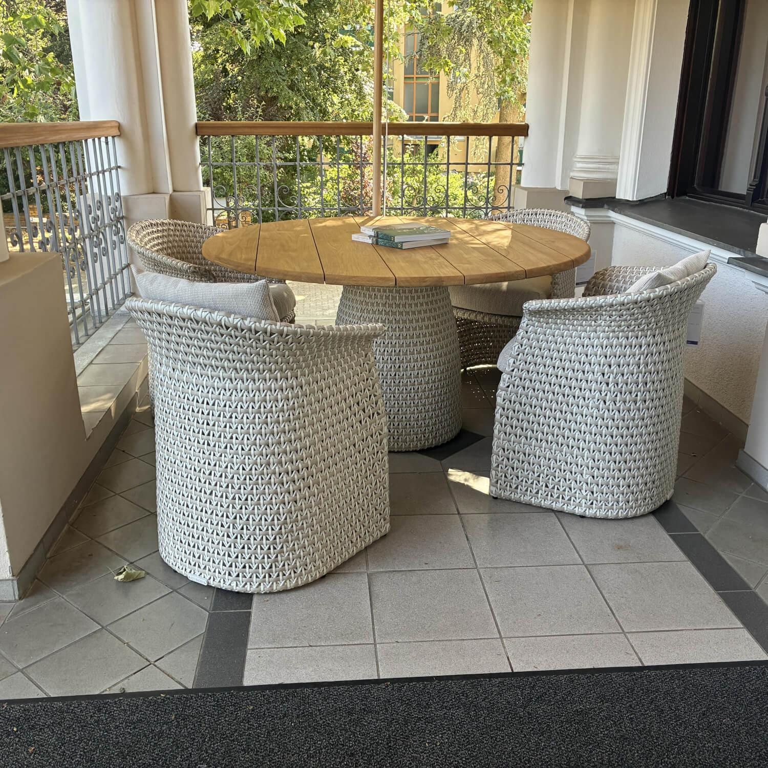 DEDON - Essgruppe Fllair Geflecht Sahara 231 Platte Teak 205 Kissenauflage Nube 638 Alto - 5