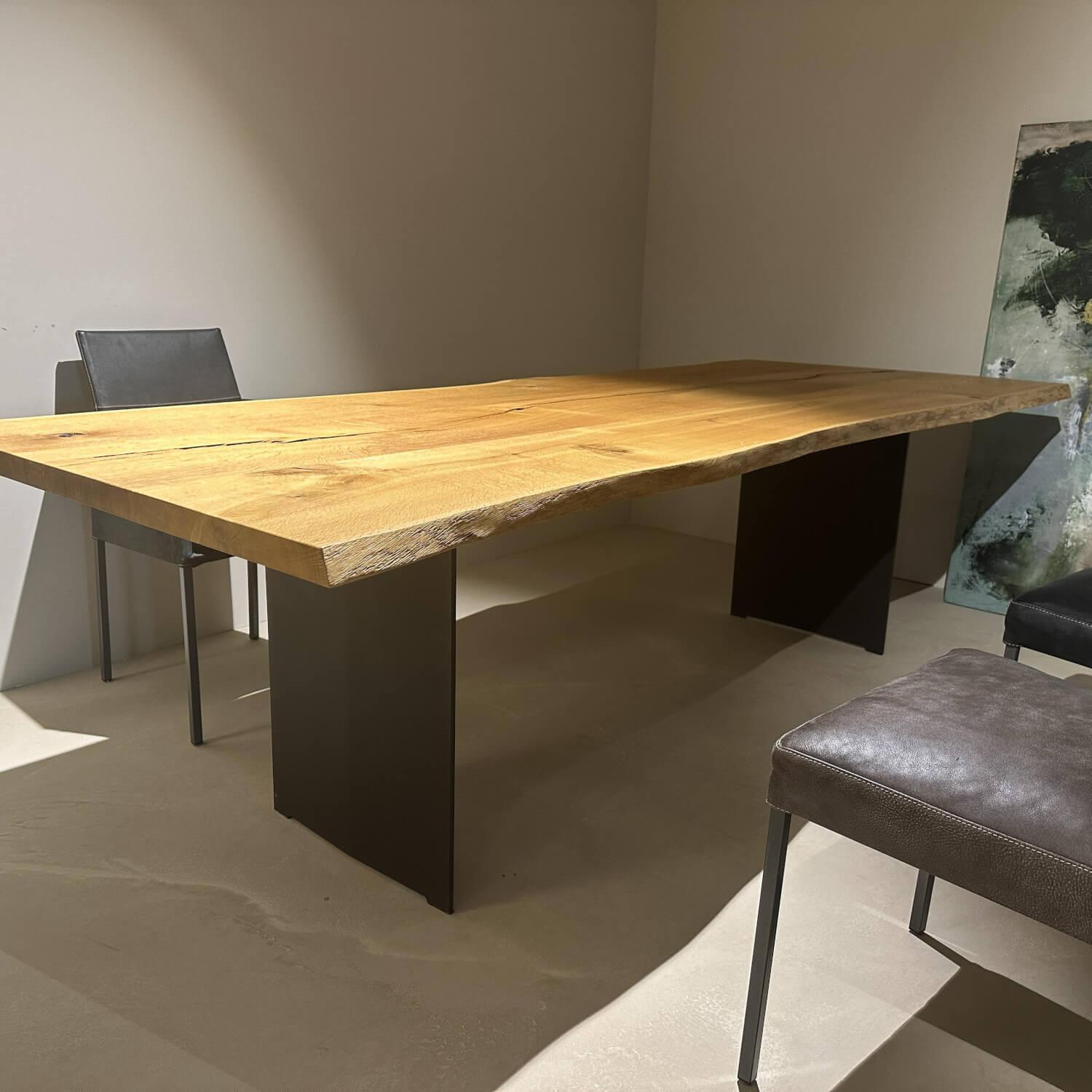 Paul Lindberg - Stammtisch Ruvio Planke Platte Eiche Wild Mitt Offenen Ästen Und Rissen Gestell Metall Bronze Lackiert - 5