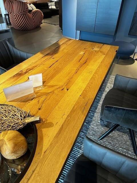 Janua - Esstisch Clamp BB11 Platte Eiche Altholz Geölt Gestell Stahl Tiefschwarz Pulverbeschichtet - 4