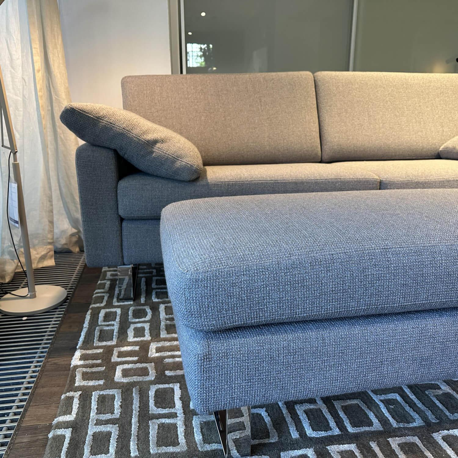 COR - Sofa Conseta Stoff 8192 Greige Grau Metallkufe Verchromt Inkl. Hocker - 5