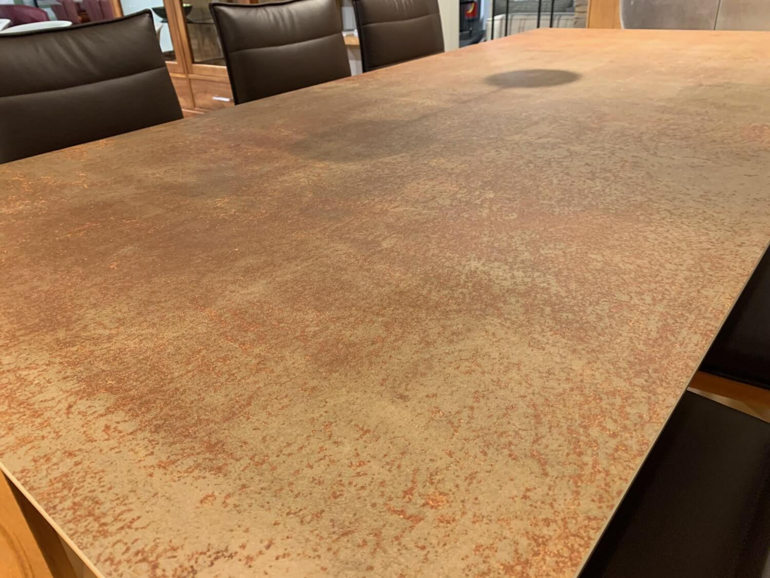 Tisch Kera 2 Keramik Lava Corten Knorrige Eiche Natur Geölt mit Hart Ausgefüllt