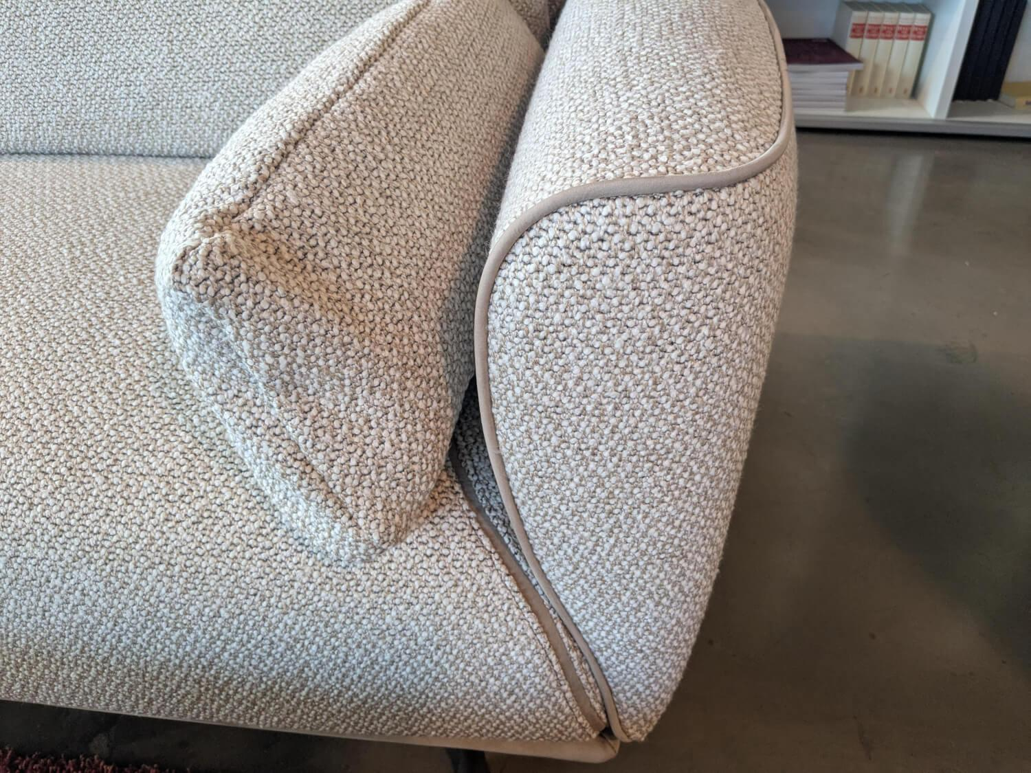Jori - Ecksofa Eden Stoff Thuile C0002 Grau Creme Fuße Metall Bronze Schwarz Pulverbeschichtet Inklusive Hocker Und 3 Kissen - 6
