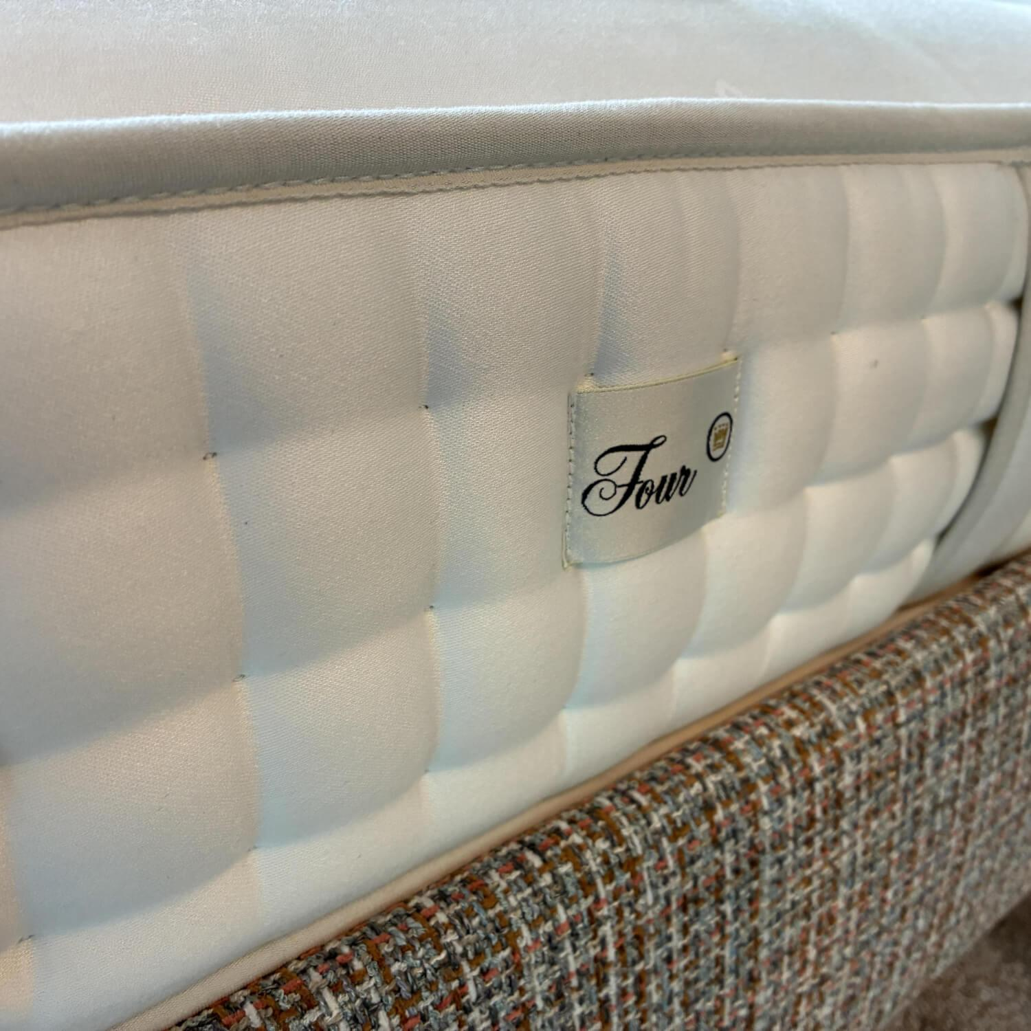 Schramm - Doppelbett Origins Stoff Romo Arlo Flamingo 7929 01 Braun Orange Füße Eiche Wengefarbig Gebeizt Inklusive Matratzen - 6