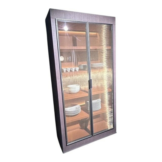 0be37a1857bc41e0714e4e80f7829ba443c5ec66_Eracle_Vitrine_056701504_001_Photoroom