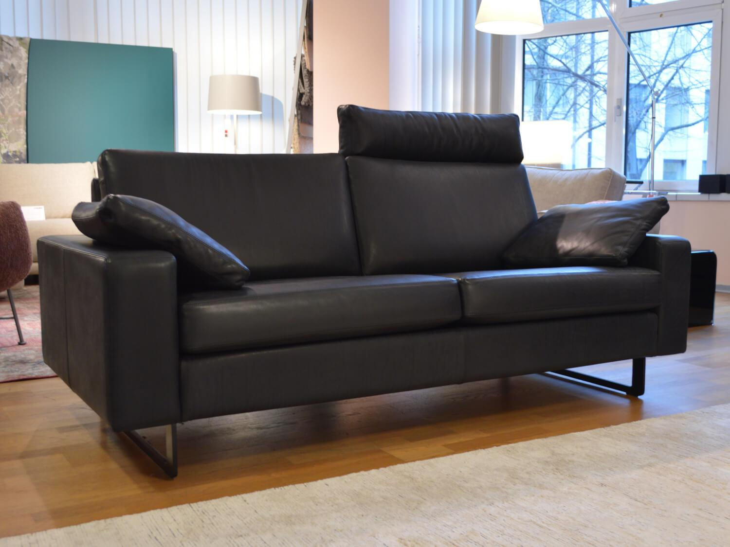 COR - Sofa Conseta 87 Bodenfrei Leder 913 Puro Schwarz mit 2 Kissen und Kopfstütze - 5