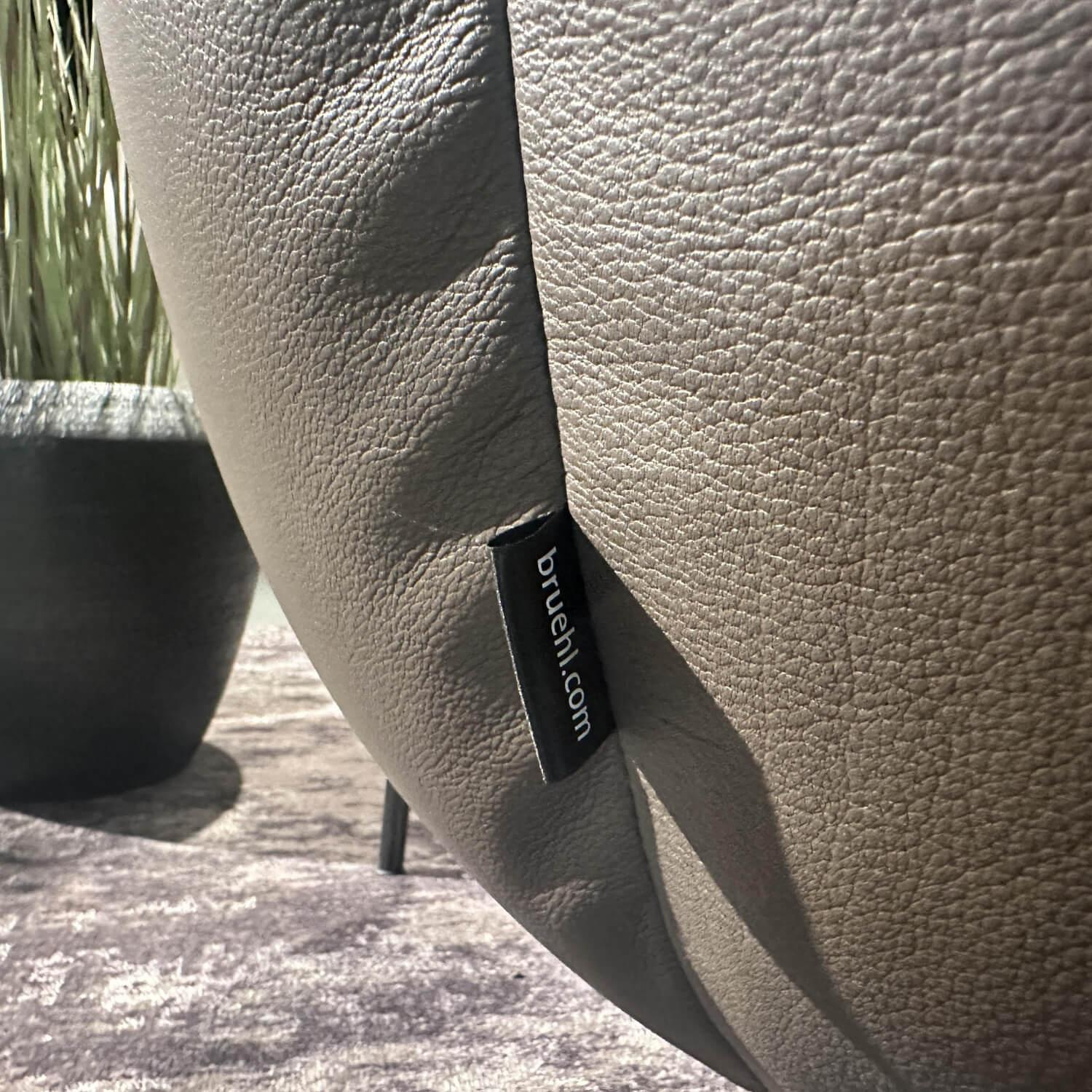 Brühl - Sessel Magnolia Amilinleder 5707 85 Pearl Braun Fuße Metall Schwarz Pulverbeschichtet - 5