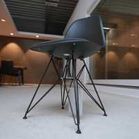 einzelstuehle-vitra-stuhl-eames-plastic-side-chair-dsr-stoff-hopsak-dunkelgrau-drahtgestell-basic-7