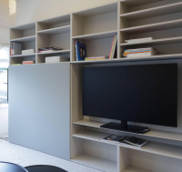 wohnwaende-tv-lowboards-interluebke-regalwand-studimo-lack-greige-08-mattglas-optiwhite-352-42-89259-5