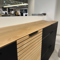 Wöstmann - Sideboard WM 2320 Holz Erle Mattglas Carbon Grau Sockel Carbonfähig - 5