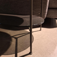 Rolf Benz - Couchtisch 947 Nussbaum Massiv Ablageplatte Glas Grau Gestell Lackiert Umbragrau - 4