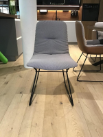 Freifrau - Sitzgruppe Leya Außen Leder Sahara Cognac Braun Innen Stoff Opera Fango Grau Drahtgestell Schwarz - 4