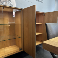 Team 7 - Anrichte Cubus Pure Eiche Naturöl Farbglas Dunkelbraun Metallgestell Schwarz Mit Beleuchtung - 11